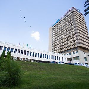 Inturist Hotel Pyatigorsk Exterior photo