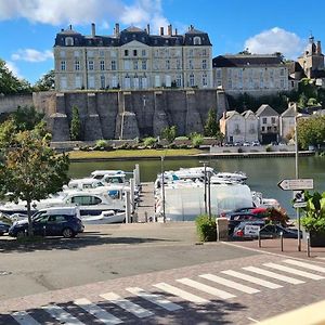 Au Logis Cosy, Vue Sur Le Port Et Le Chateau, Plein Centre, Stationnement Facile Apartment Sable-sur-Sarthe Exterior photo