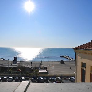 Litus Roma Hostel Lido di Ostia Exterior photo