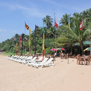 Warahena Beach Hotel Bentota Exterior photo