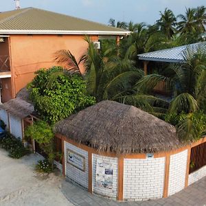 Shamar Guesthouse & Dive Maamigili Island Exterior photo
