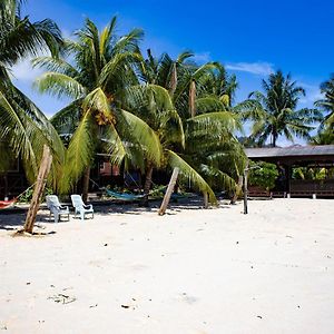 Bushman Tioman Hotel Kampong Juara Exterior photo