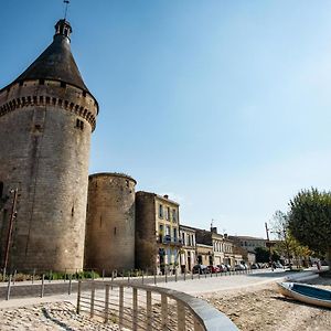 Logis Hotel De La Tour Libourne Exterior photo