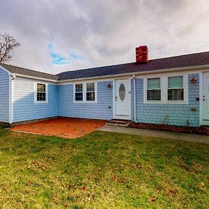 Downtown Beach Cottage West Yarmouth Exterior photo