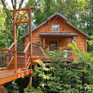 Treehouse #0 By Amish Country Lodging Villa Millersburg Exterior photo