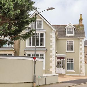 The Snug Apartment Camborne Exterior photo