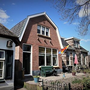 Beautiful Apartment In Giethoorn With Canoe And Parking Exterior photo