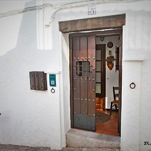 Casa El Barbero 1810 Guest House Benaocaz Exterior photo