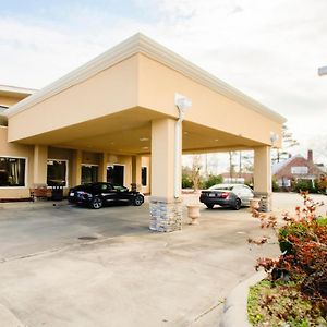 Cypress Inn & Suites Washington By Oyo Chocowinity Exterior photo