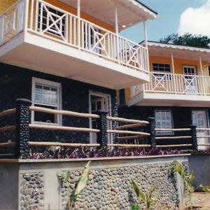 Calibishie Lodges Hotel Exterior photo