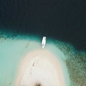 Blue World Dharavandhoo Hotel Exterior photo