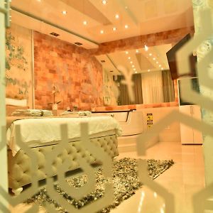 Design Apartment Premium Spa Lux 4 Star "Dubai" Completely Private Wellness & Spa Free Included Sauna & Jacuzzi & Salt Wall & Fire Place & 3D Ceilings & Business Wifi & Netflix & Keyless Code Entry & Full Smart App & Secure 2 Parking Place Cuprija Exterior photo