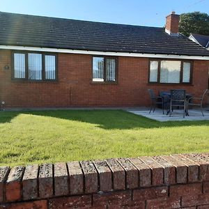 3-Bed Bungalow Near Conwy Valley Close To Castle Villa Colwyn Bay Exterior photo