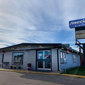 Howard Johnson By Wyndham Grande Prairie Motel Exterior photo