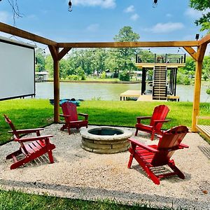 The Benjamin I: Luxury Retreat with Hot Tub and Outdoor Entertainment Villa Gun Barrel City Exterior photo