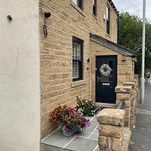 The Gables Hotel Haworth Exterior photo