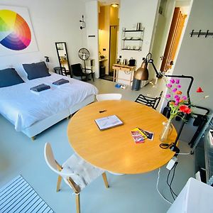 Private Studio With Free Car Parking Bed & Breakfast Amsterdam Exterior photo