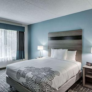 Days Inn & Suites By Wyndham Spokane Exterior photo