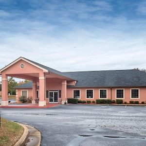 Red Roof Inn & Suites Madison, Ga Exterior photo