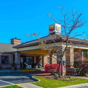 Comfort Inn & Suites Erie Exterior photo