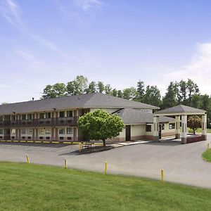 Days Inn By Wyndham Cloverdale Greencastle Exterior photo