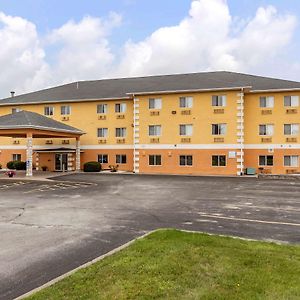 Comfort Inn Muscatine Near Hwy 61 Exterior photo