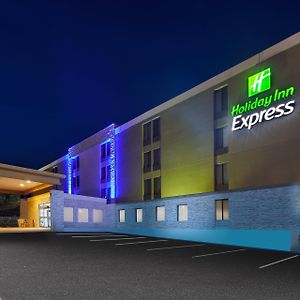 Holiday Inn Express Fairfax-Arlington Boulevard By Ihg Exterior photo