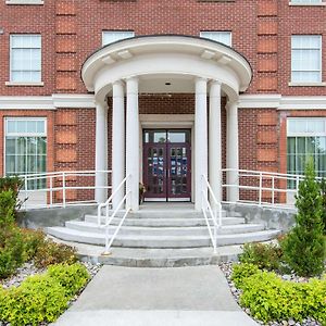 The Champlain Waterfront Hotel Ascend Hotel Collection Orillia Exterior photo