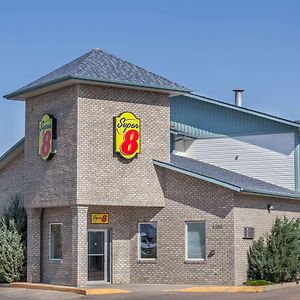 Super 8 By Wyndham Medicine Hat Ab Motel Exterior photo