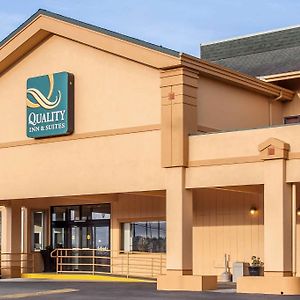 Quality Inn & Suites At Coos Bay North Bend Exterior photo