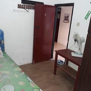 Homestay Mas Arjuna - Female Only Surabaya Exterior photo