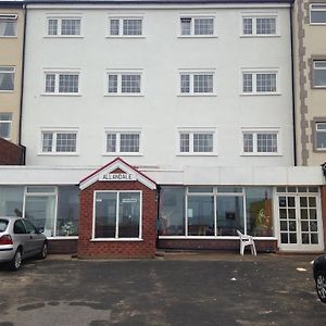 Blue Waves Hotel Blackpool Exterior photo