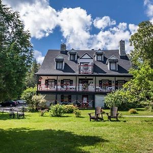 Auberge La Chatelaine Hotel La Malbaie Exterior photo