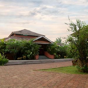 Sarth Ayurveda Retreat And Wellness Centre Hotel Sawantwadi Exterior photo