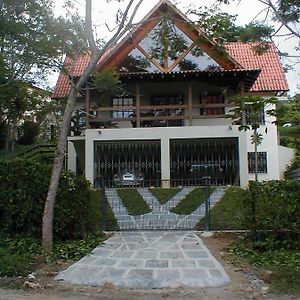 Casa Penedo Martinelli - Tranquilidade E Muito Verde Exterior photo