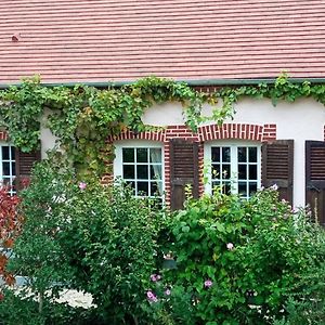 Chantilly ,Petit Dejeuner Et Table D'Hotes Possible Villa Noyers  Exterior photo