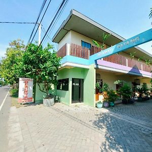 Hotel Gerung 2 Near Luwes Mall Nganjuk Mitra Reddoorz Exterior photo