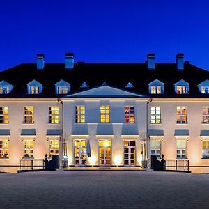 Schloss Rattey Hotel Schonbeck  Exterior photo