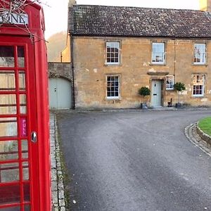 21 The Borough, Montacute Ta156Xb Bed & Breakfast Exterior photo