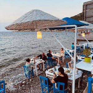 Giritli Rum Meyhanesi & Butik Otel Karaburun  Exterior photo