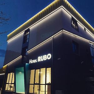 Rubo Hotel Shumen Exterior photo