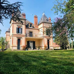 Chateau Segot Bed & Breakfast Neuilly-le-Real Exterior photo