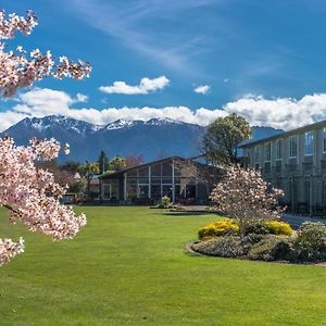 Distinction Te Anau Hotel & Villas Exterior photo