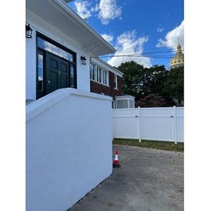 Grand Old White Capitol Executive Suite Charleston Exterior photo