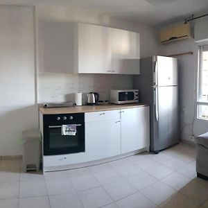 Cozy Flat With Parking Well-Placed Near Tlv Airport Apartment Lod Exterior photo