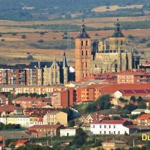 Apartamento Shenzhen En Astorga Camino De Santiago Cochera Bicis Apartment Exterior photo