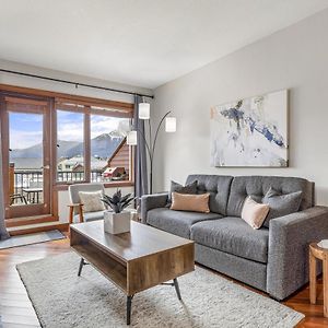 Alluring Mountain View Condo -Right In The Heart Of Downtown!! Hosted By Fenwick Vacation Rentals Canmore Exterior photo