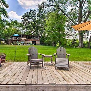 Year-Round Waterfront Getaway Lake Access And Dock! South Haven Exterior photo