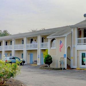 Classic Inn Saco Exterior photo