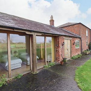 The Barn Villa Ellesmere Exterior photo